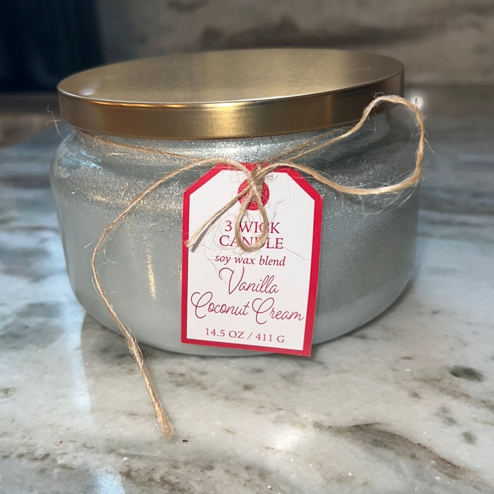 Brand new yankee candle